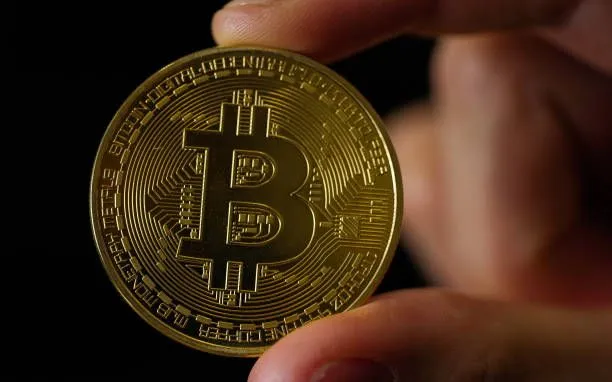 Thị trường tiền kỹ thuật số "trượt chân", bitcoin xuống mức thấp kỷ lục Thị trường tiền kỹ thuật số "trượt chân", bitcoin xuống mức thấp kỷ lục