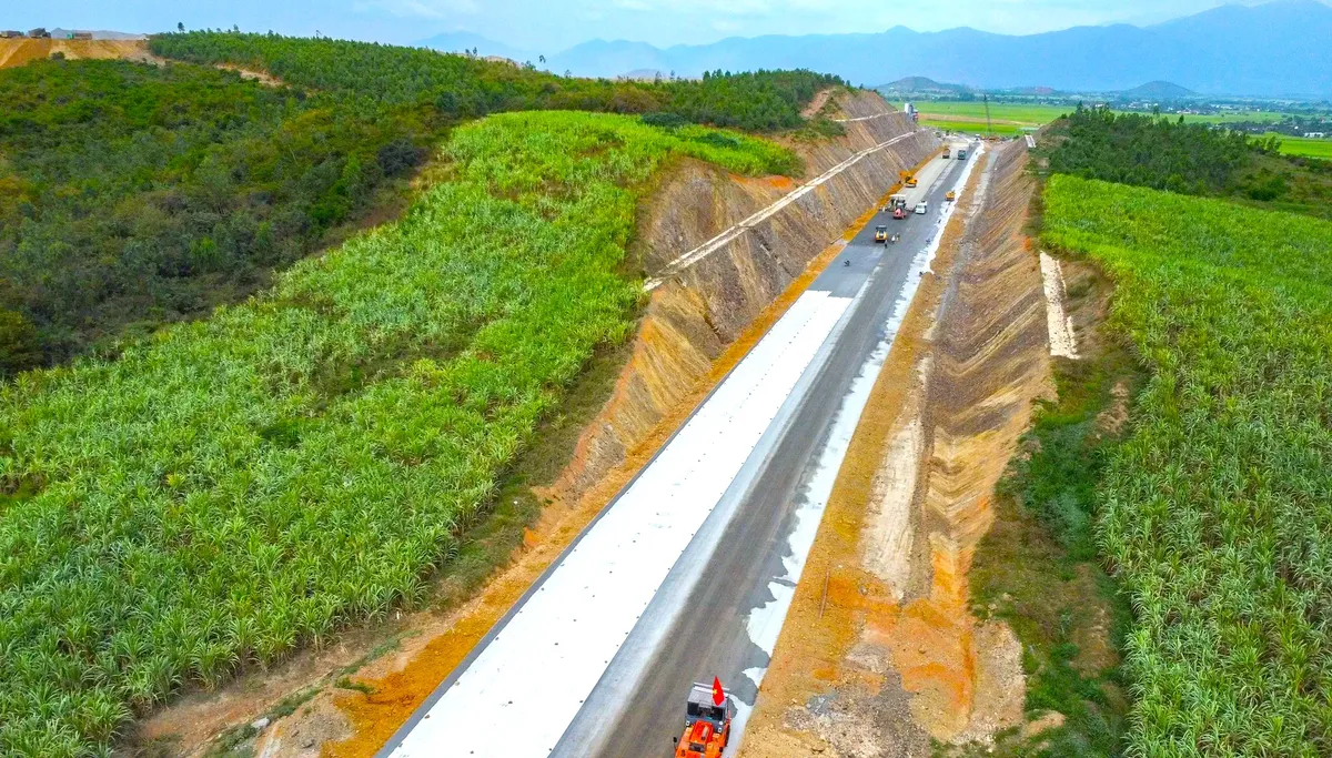 Cục Đường bộ kiến nghị th&aacute;o gỡ kh&oacute; khăn cung ứng vật liệu cho dự &aacute;n giao th&ocirc;ng - Ảnh 1.