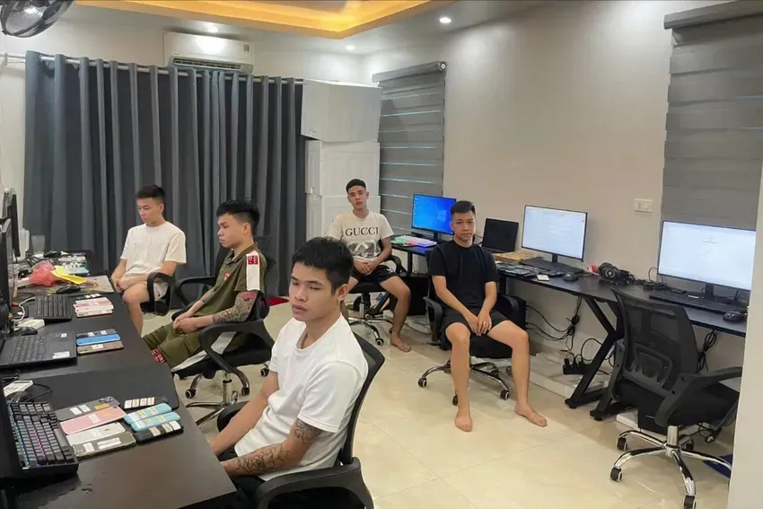 Phá đường dây cho vay lãi nặng lên đến 608%/năm, khóa điện thoại từ xa để siết nợ - Ảnh 1.