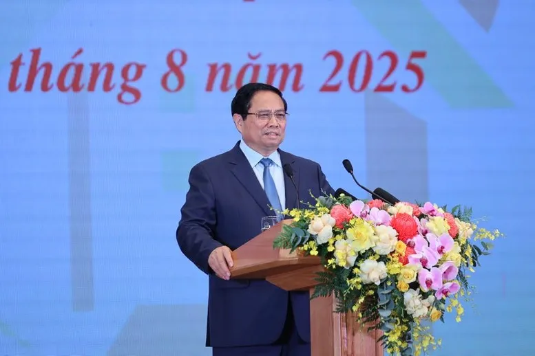 Thủ tướng: 334.000 căn nhà mới là công trình của “ý Đảng, lòng dân”, của “tình dân tộc, nghĩa đồng bào” - Ảnh 1.