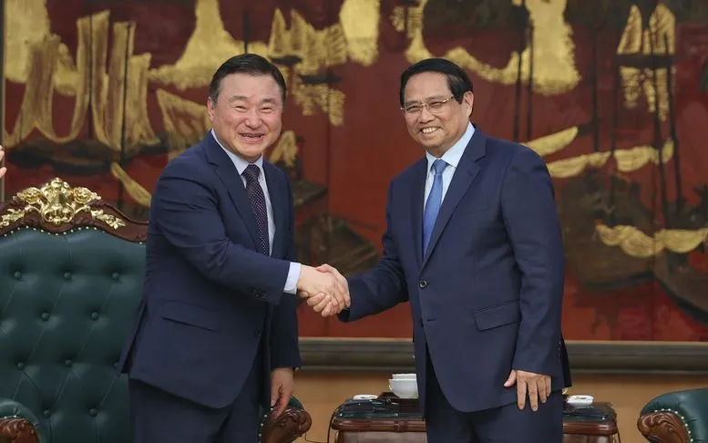 Thủ tướng Chính phủ Phạm Minh Chính tiếp ông Roh Tae Moon, Tổng Giám đốc điều hành Samsung điện tử - Ảnh: VGP