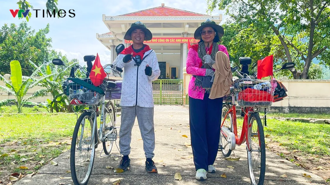 Đạp xe 2000km từ TP. Cần Thơ ra Hà Nội xem diễu binh 2/9- Ảnh 1. Đạp xe 2000km từ TP. Cần Thơ ra Hà Nội xem diễu binh 2/9- Ảnh 1.
