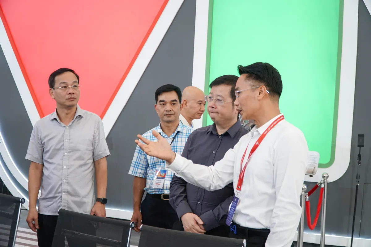 Lãnh đạo Đài THVN thăm gian trưng bày của VTV tại Triển lãm thành tựu đất nước- Ảnh 10. Lãnh đạo Đài THVN thăm gian trưng bày của VTV tại Triển lãm thành tựu đất nước- Ảnh 10.