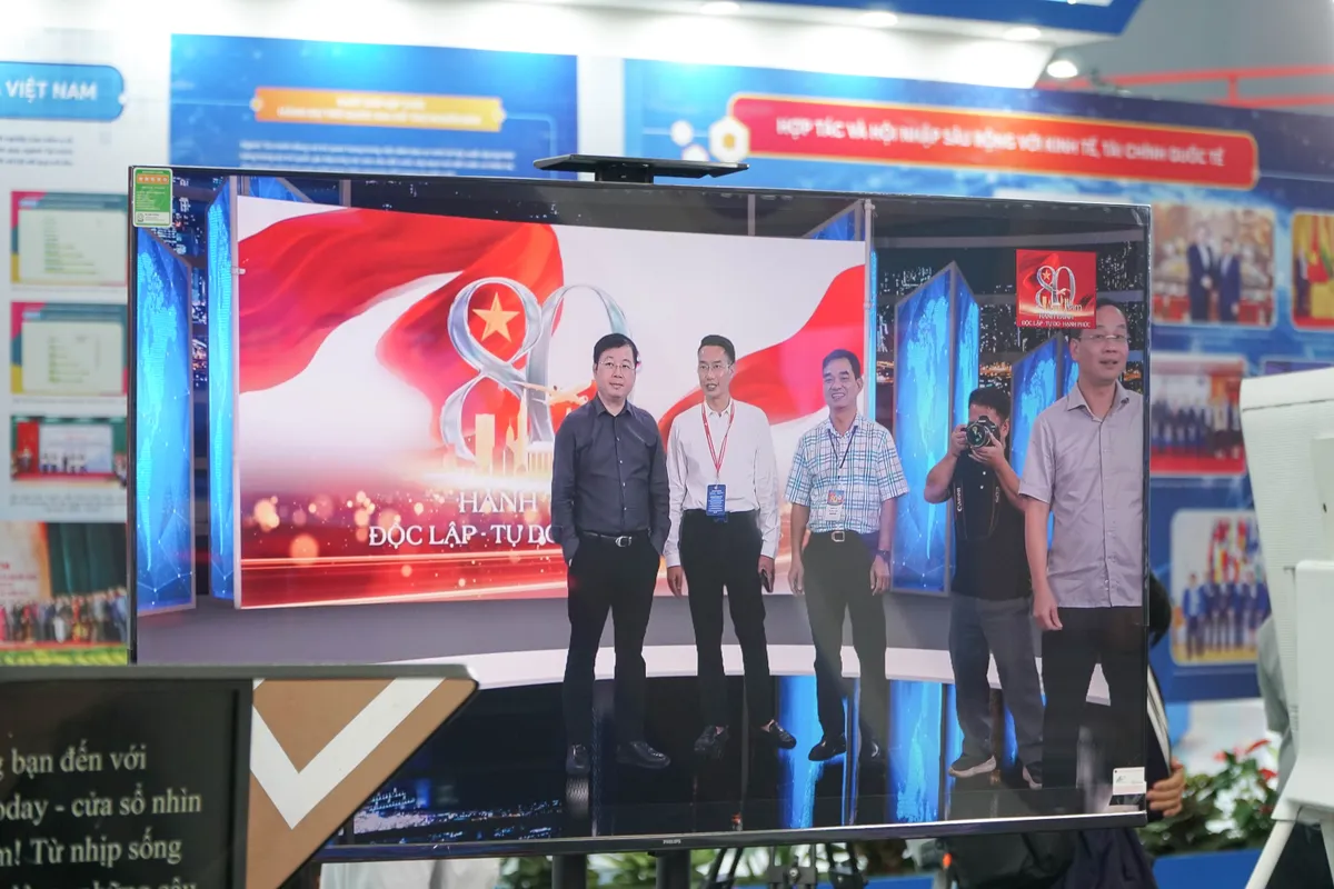 Lãnh đạo Đài THVN thăm gian trưng bày của VTV tại Triển lãm thành tựu đất nước- Ảnh 13. Lãnh đạo Đài THVN thăm gian trưng bày của VTV tại Triển lãm thành tựu đất nước- Ảnh 13.