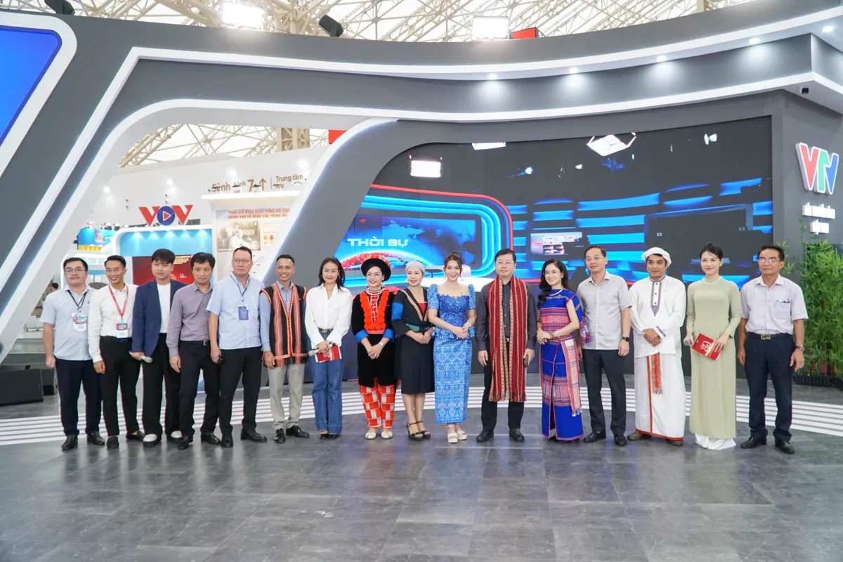 Lãnh đạo Đài THVN thăm gian trưng bày của VTV tại Triển lãm thành tựu đất nước- Ảnh 14. Lãnh đạo Đài THVN thăm gian trưng bày của VTV tại Triển lãm thành tựu đất nước- Ảnh 14.