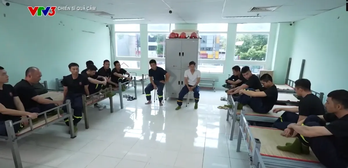 Chiến sĩ quả cảm: Những hồi ức khó quên của người lính cứu hỏa về các vụ cháy chung cư - Ảnh 3.