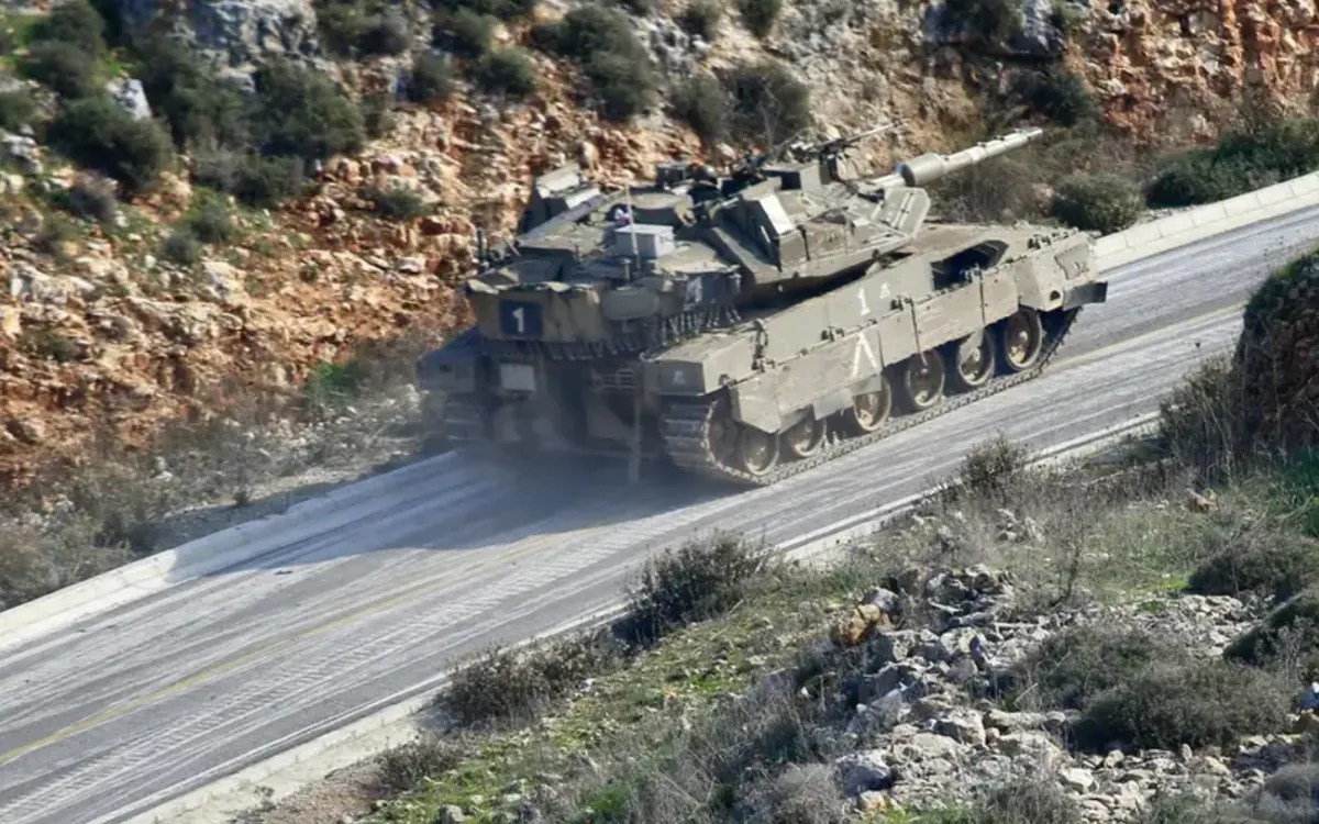 Xe tăng Israel tại miền Nam Lebanon (Ảnh: Anadolu) Xe tăng Israel tại miền Nam Lebanon (Ảnh: Anadolu)