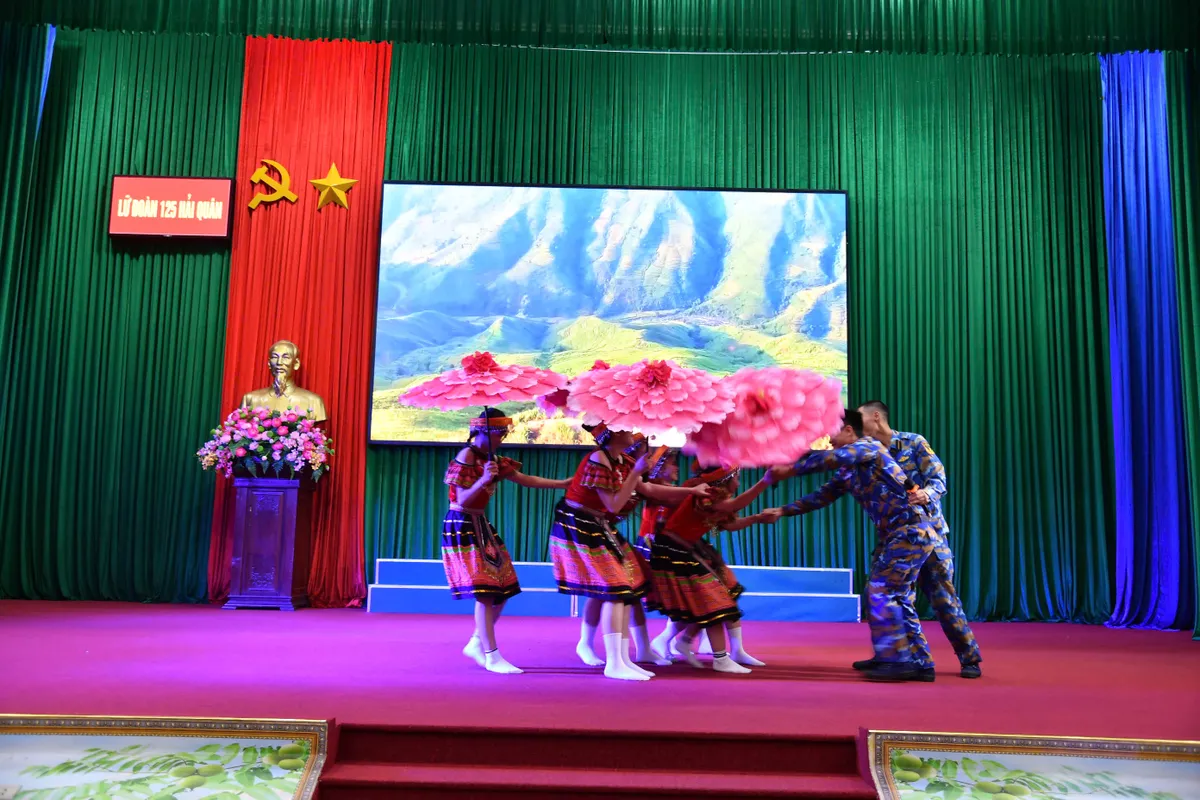 Hội thi tiểu phẩm về 10 lời thề danh dự và 12 điều kỷ luật khi quan hệ với nhân dân - Ảnh 2.
