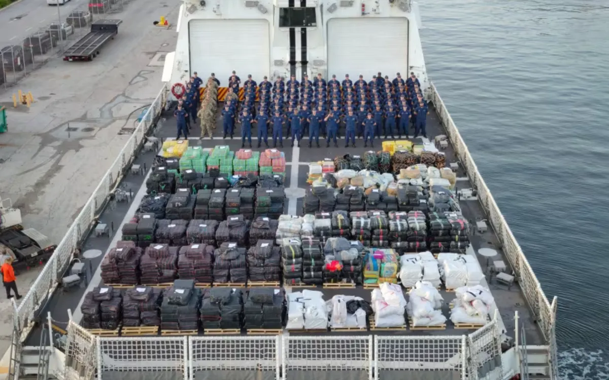 (Ảnh: US Coast Guard)