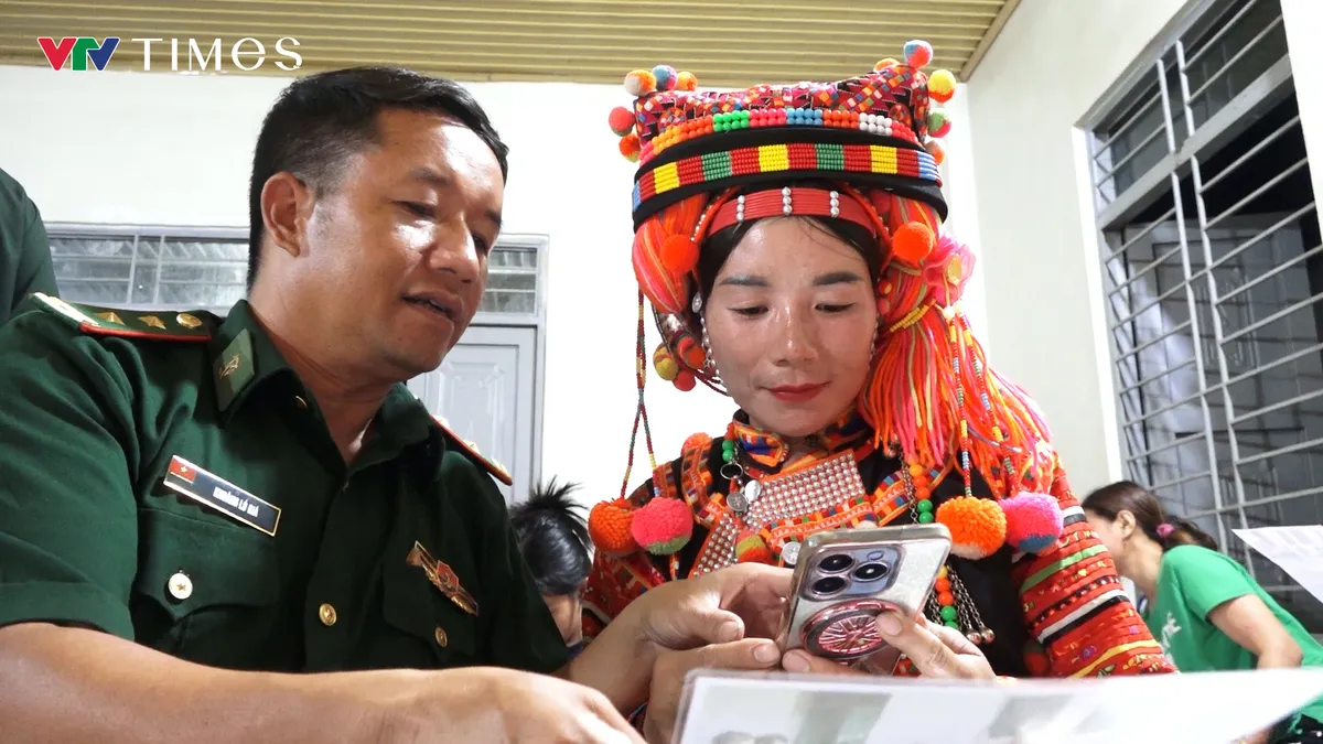 Đưa công nghệ số đến từng bản làng biên giới - Ảnh 5.