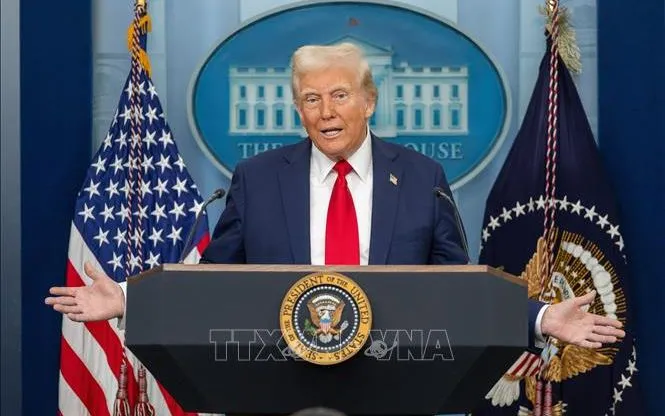 Tổng thống Mỹ Donald Trump trong một bài phát biểu tại Nhà Trắng (Ảnh: THX/TTXVN) Tổng thống Mỹ Donald Trump trong một bài phát biểu tại Nhà Trắng (Ảnh: THX/TTXVN)