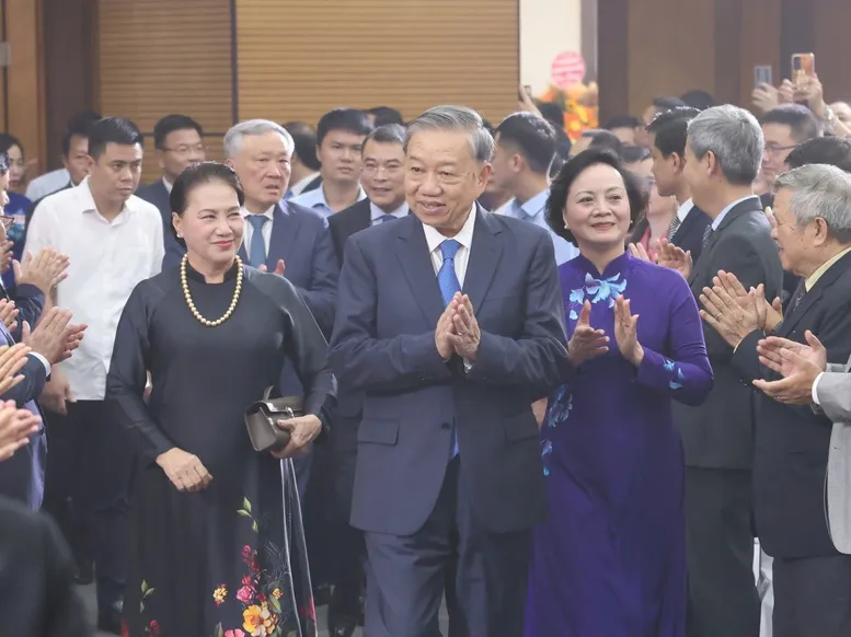 80 năm ng&agrave;nh Nội vụ: X&acirc;y dựng nền h&agrave;nh ch&iacute;nh vững mạnh, phụng sự Tổ quốc, Nh&acirc;n d&acirc;n - Ảnh 1.