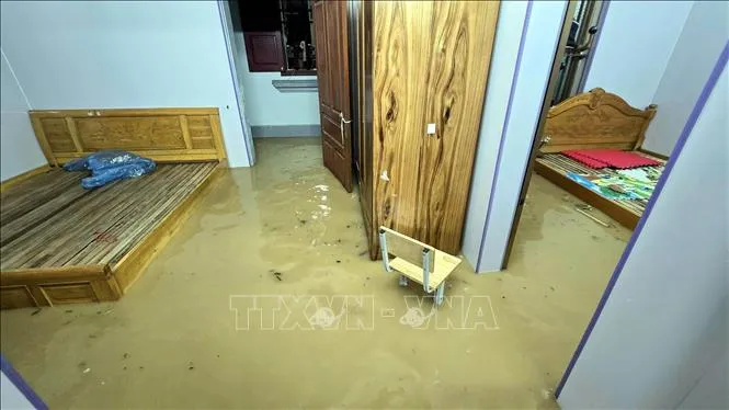 Mưa lớn gây ngập lụt nhiều nơi ở Quảng Ninh - Ảnh 1.