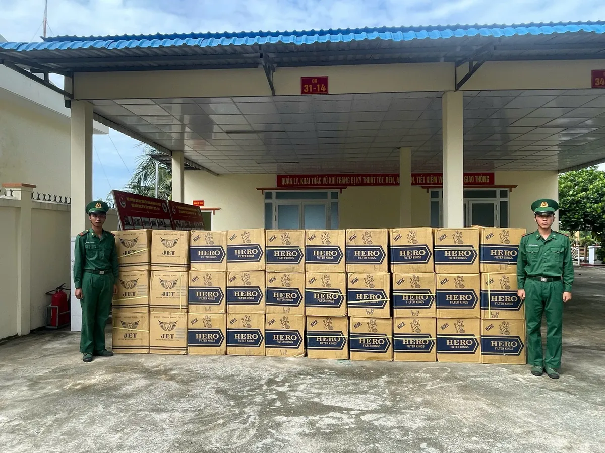 Bắt giữ 15.000 bao thuốc lá lậu trên tuyến biên giới An Giang- Ảnh 1. Bắt giữ 15.000 bao thuốc lá lậu trên tuyến biên giới An Giang- Ảnh 1.