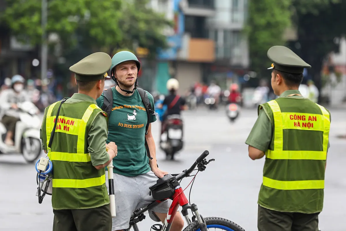 Hà Nội đang thắt chặt an ninh cho buổi sơ duyệt A80 - Ảnh 9.