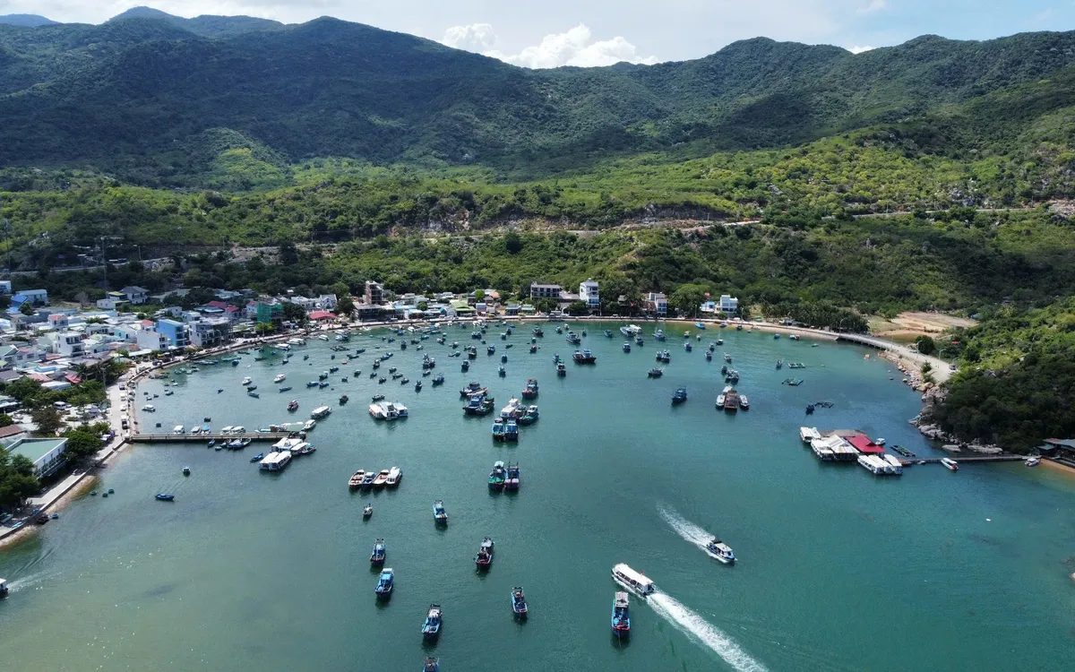 Vĩnh Hy - Khi du lịch đánh thức tiềm năng làng chài