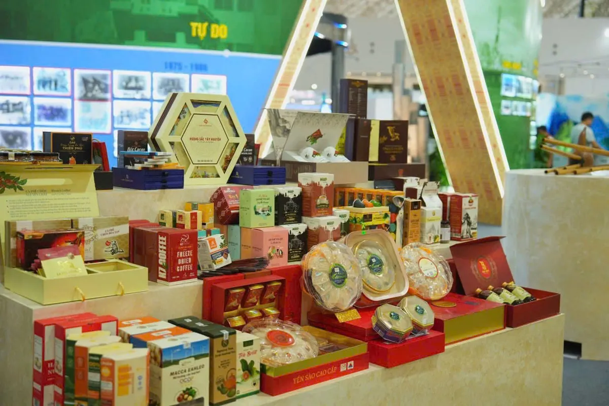 Đắk Lắk tỏa sáng tại Triển lãm '80 năm cùng đất nước' nhân Quốc khánh - Ảnh 2.