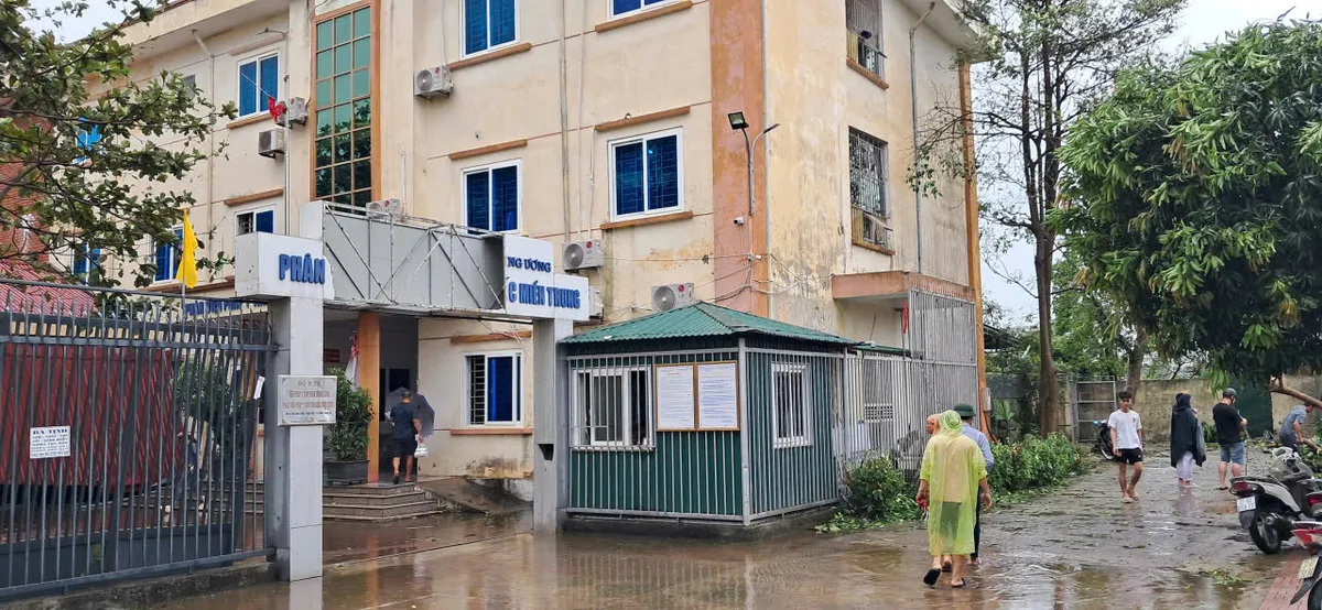 Nghệ An: Các cơ sở y tế ổn định hoạt động sau bão số 5 - Ảnh 3.