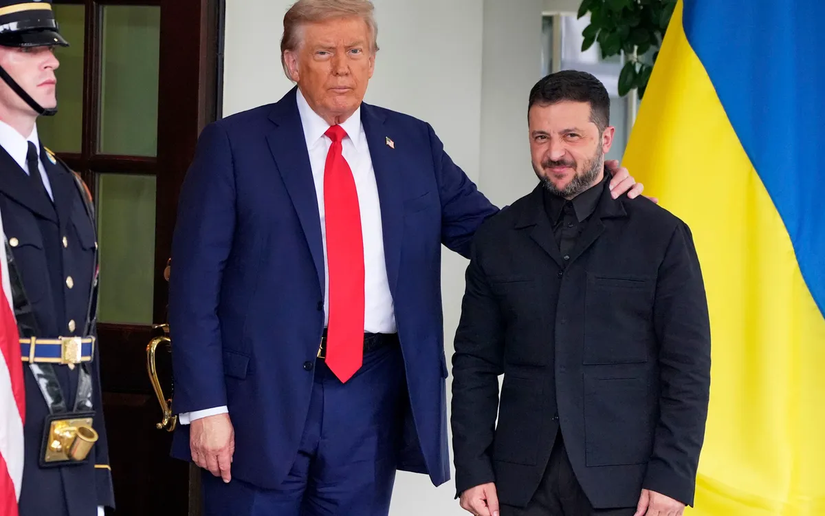 Tổng thống Mỹ Donald Trump với người đồng cấp Ukraine Volodymyr Zelensky. (Nguồn: AP) Tổng thống Mỹ Donald Trump với người đồng cấp Ukraine Volodymyr Zelensky. (Nguồn: AP)