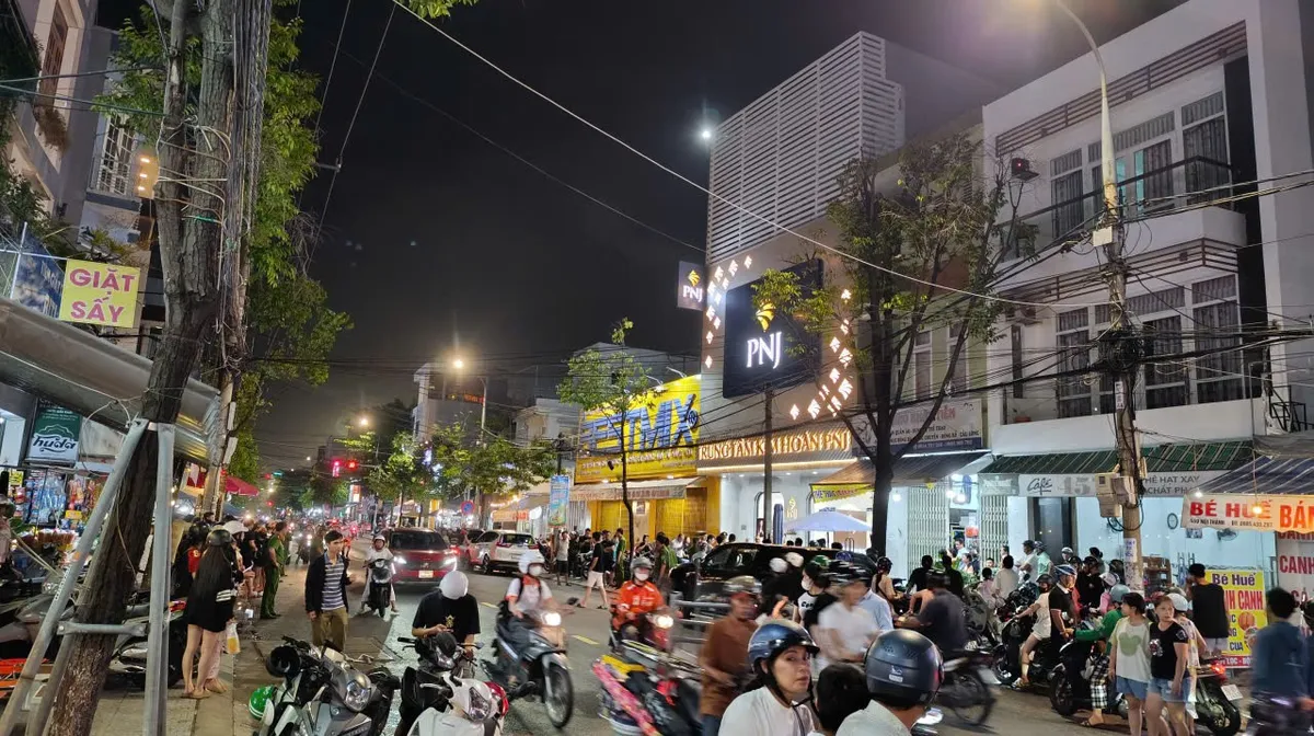 Cuộc truy bắt người Mỹ cướp tiệm vàng ở Đà Nẵng Cuộc truy bắt người Mỹ cướp tiệm vàng ở Đà Nẵng