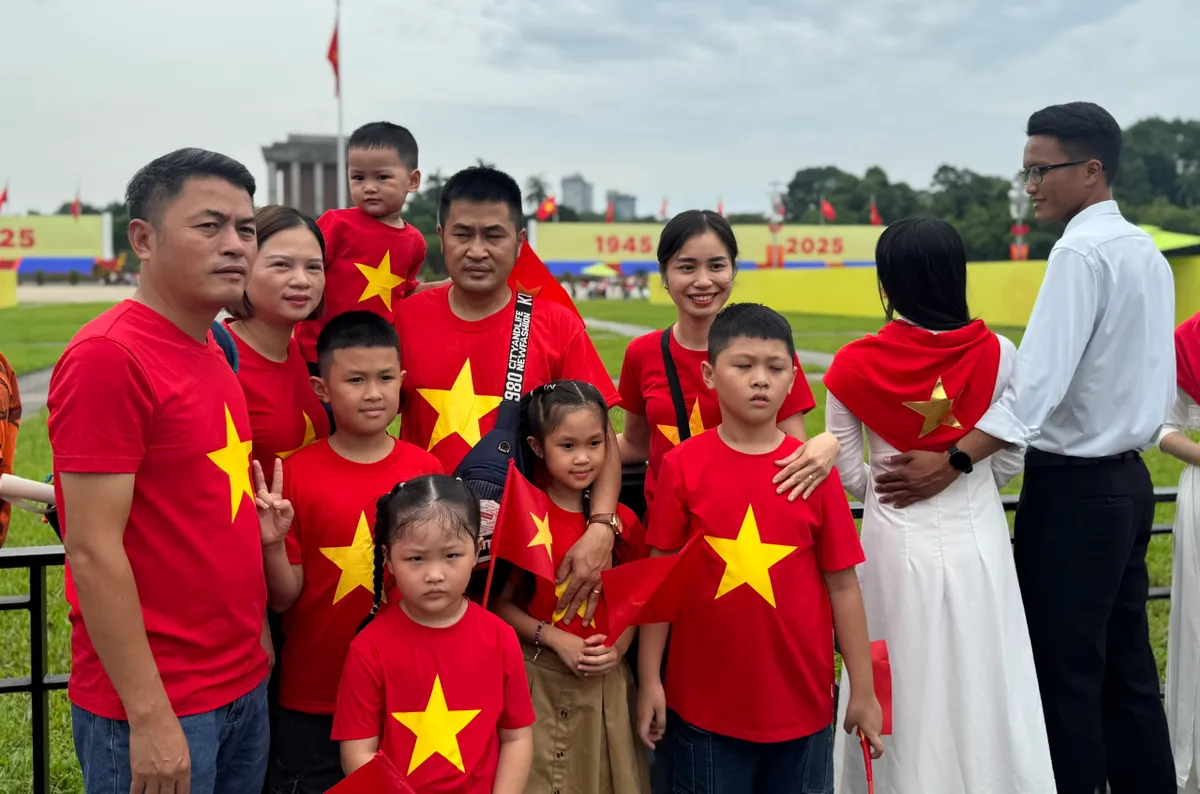 Tự hào Việt Nam - Nhuộm đỏ không gian mạng - Ảnh 2.