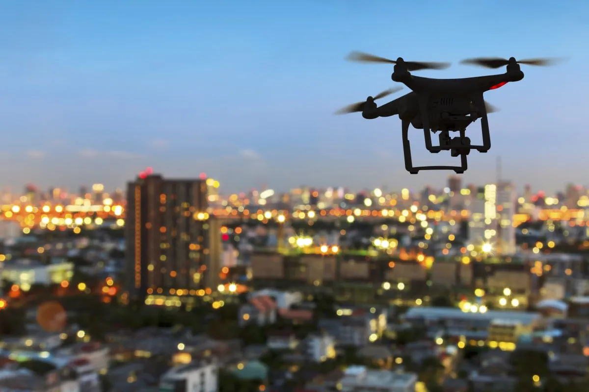 Nghiêm cấm thả bóng bay, đèn trời, drone trong dịp Quốc khánh 2/9 - Ảnh 1.