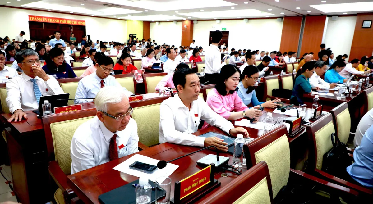 Kỳ họp thứ Ba Hội đồng nhân dân TP Hồ Chí Minh: Tháo gỡ “điểm nghẽn” tạo nền tảng bứt phá - Ảnh 2.