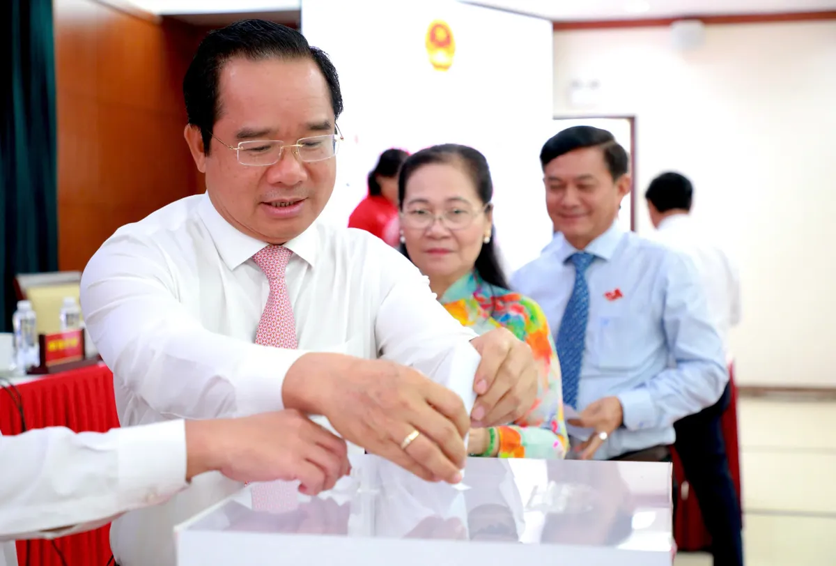 Kỳ họp thứ Ba Hội đồng nhân dân TP Hồ Chí Minh: Tháo gỡ “điểm nghẽn” tạo nền tảng bứt phá - Ảnh 4.