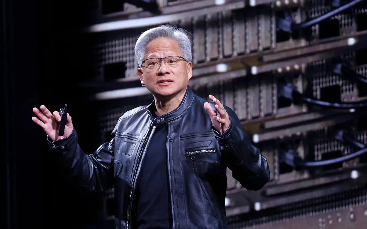 AI bị nghi ngờ hạ nhiệt, CEO NVIDIA Jensen Huang trấn an: “Mọi thứ đều đã bán sạch” - Ảnh 1.