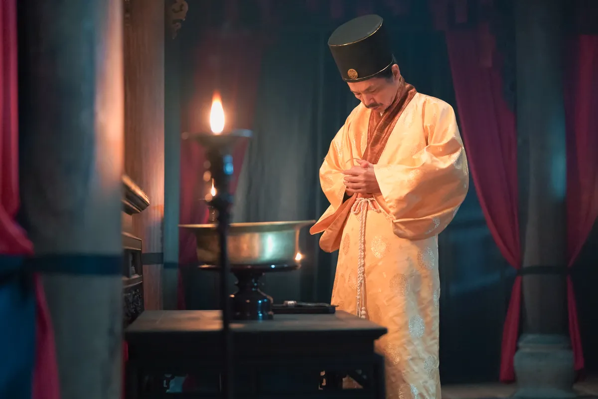 NSND Trung Anh: Từ ông bố quốc dân đến vai diễn với góc khuất ám ảnh - Ảnh 1.