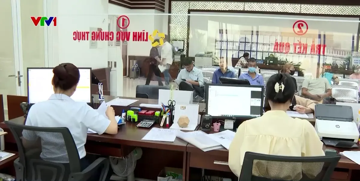 Quá tải trong giải quyết thủ tục hành chính ở cơ sở - Ảnh 10.