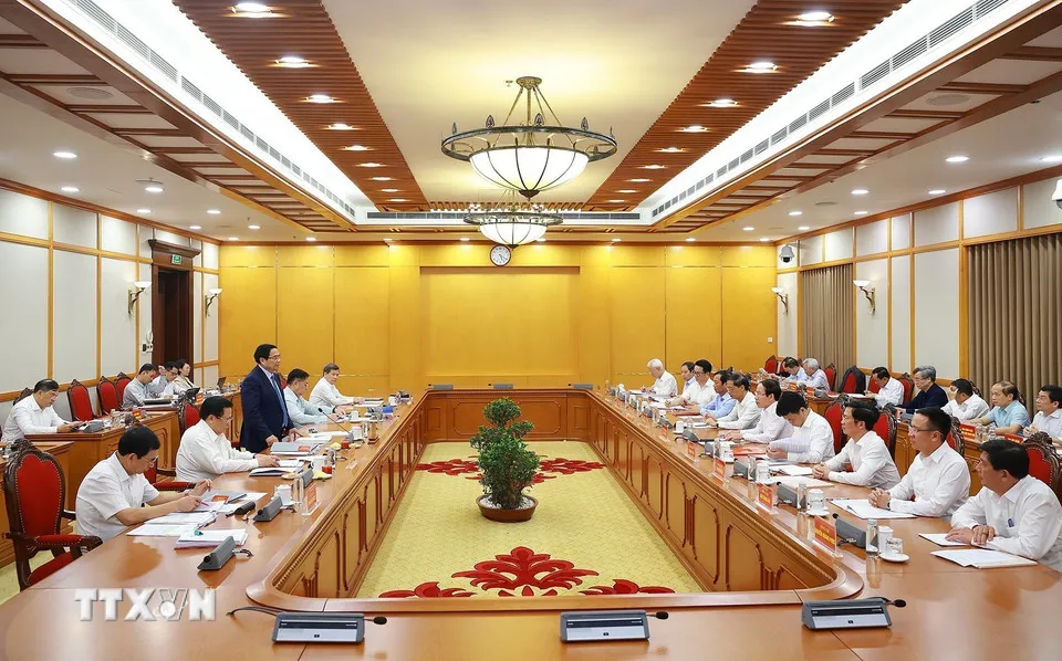 Thủ tướng làm việc với Ban Thường vụ Tỉnh ủy Quảng Ngãi, Thành ủy Hải Phòng- Ảnh 1. Thủ tướng làm việc với Ban Thường vụ Tỉnh ủy Quảng Ngãi, Thành ủy Hải Phòng- Ảnh 1.