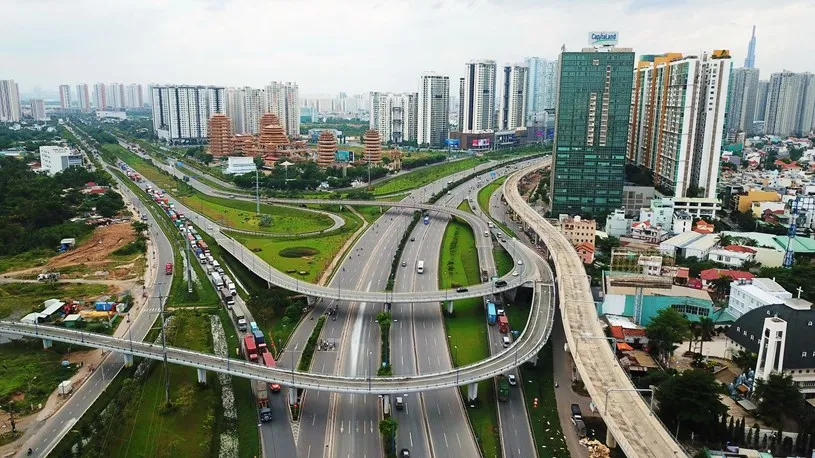 Hạ tầng giao thông được đầu tư, phát triển mạnh, góp phần thúc đẩy phát triển kinh tế - xã hội Hạ tầng giao thông được đầu tư, phát triển mạnh, góp phần thúc đẩy phát triển kinh tế - xã hội