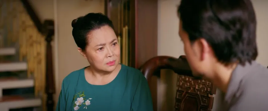 Cầu vồng ở ph&iacute;a ch&acirc;n trời - Tập 25: Oanh kh&ocirc;ng c&oacute; tiền đ&oacute;ng học cho con, gọi điện cầu cứu mẹ - Ảnh 16.