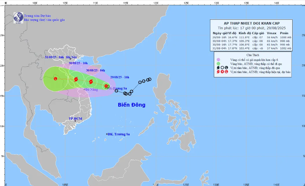 Áp thấp nhiệt đới cách Huế 450 km, Quảng Trị 590 km - Ảnh 1.