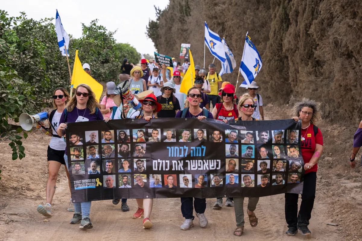Israel tìm thấy thi thể 2 con tin từ Gaza  - Ảnh 1.