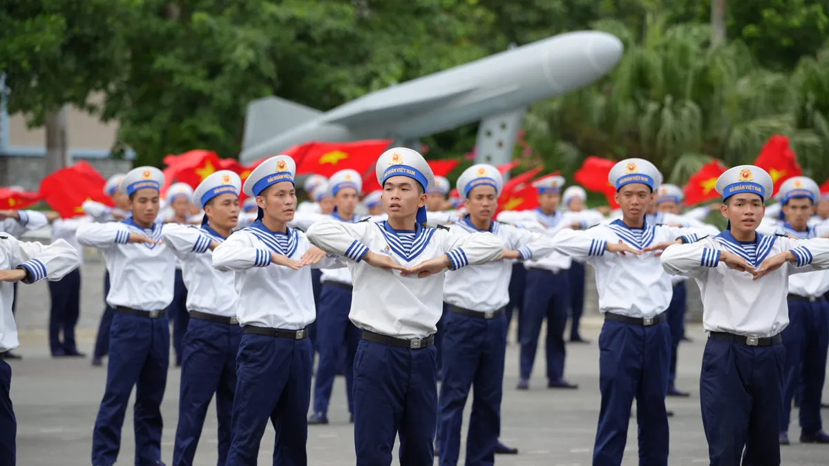 Ấp ủ hơn 3 năm, MV "Vinh quang, ơi Việt Nam" khơi gợi niềm tự hào, tinh thần đoàn kết dân tộc - Ảnh 4.