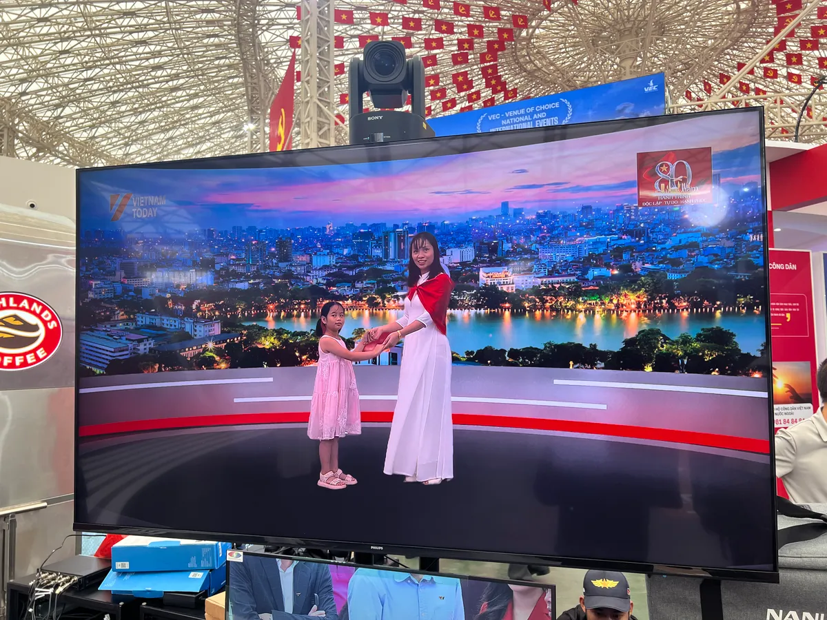 Vietnam Today - Tọa độ check-in "siêu hot" của VTV tại Triển lãm Thành tựu đất nước- Ảnh 6.