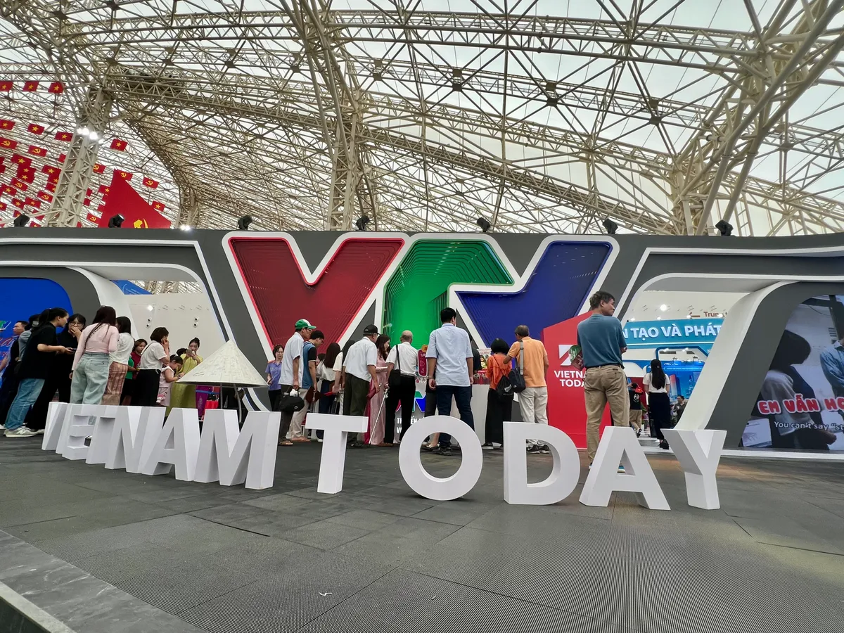 Vietnam Today - Tọa độ check-in "siêu hot" của VTV tại Triển lãm Thành tựu đất nước- Ảnh 1.