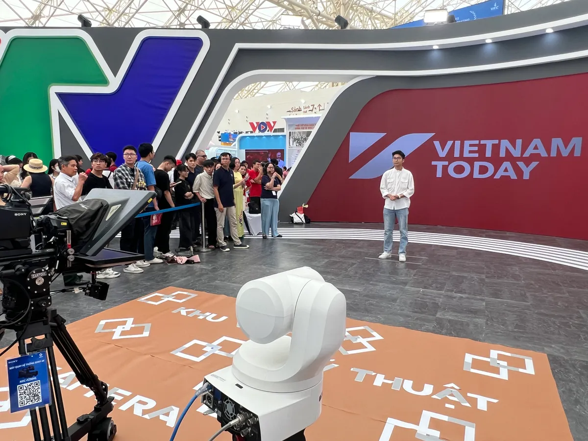 Vietnam Today - Tọa độ check-in "siêu hot" của VTV tại Triển lãm Thành tựu đất nước- Ảnh 4.
