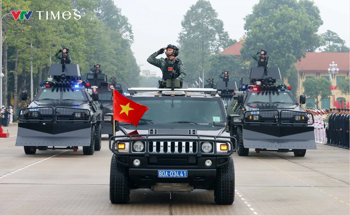 Bộ Công an xuất quân đảm bảo an ninh, trật tự Lễ kỷ niệm, diễu binh, diễu hành A80- Ảnh 12. Bộ Công an xuất quân đảm bảo an ninh, trật tự Lễ kỷ niệm, diễu binh, diễu hành A80- Ảnh 12.