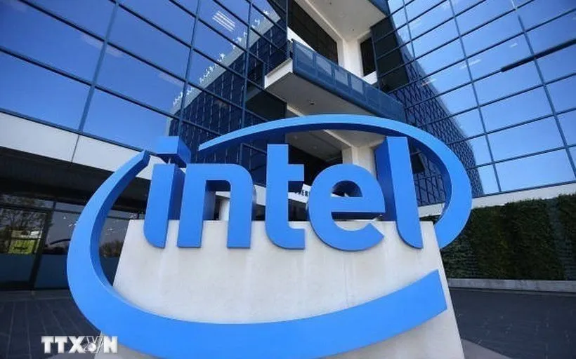 Trụ sở Tập đoàn Intel ở California (Mỹ). (Ảnh: Getty Images/TTXVN) Trụ sở Tập đoàn Intel ở California (Mỹ). (Ảnh: Getty Images/TTXVN)