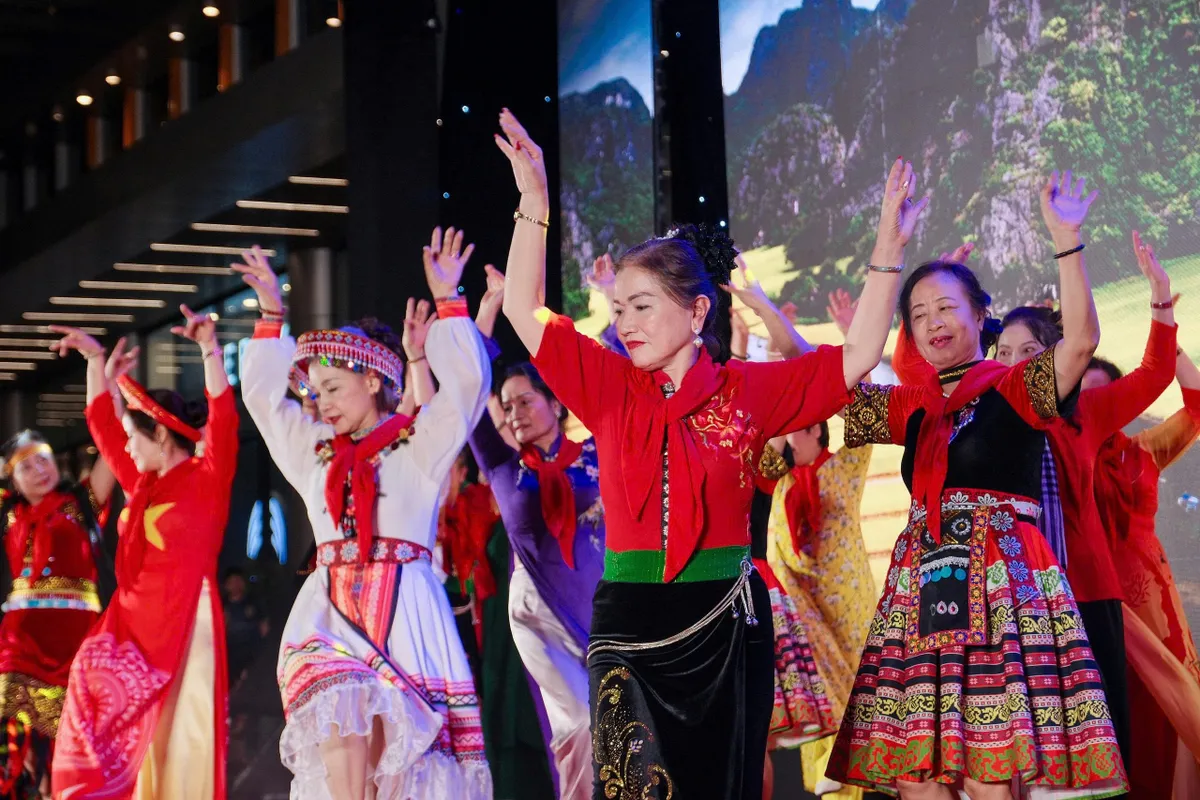 Vũ điệu thăng hoa trong đ&ecirc;m hội &ldquo;Gia L&acirc;m Moves&rdquo;- Ảnh 4.