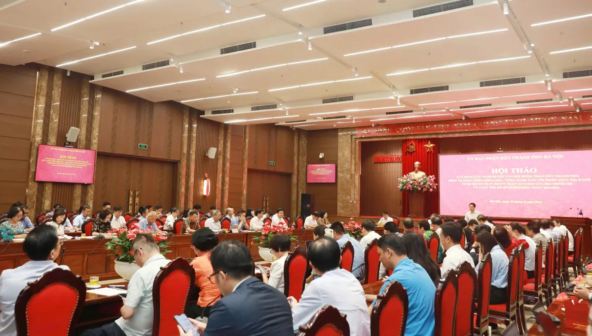 Hà Nội đẩy mạnh phát triển khoa học và công nghệ với 6 nghị quyết đột phá - Ảnh 1.