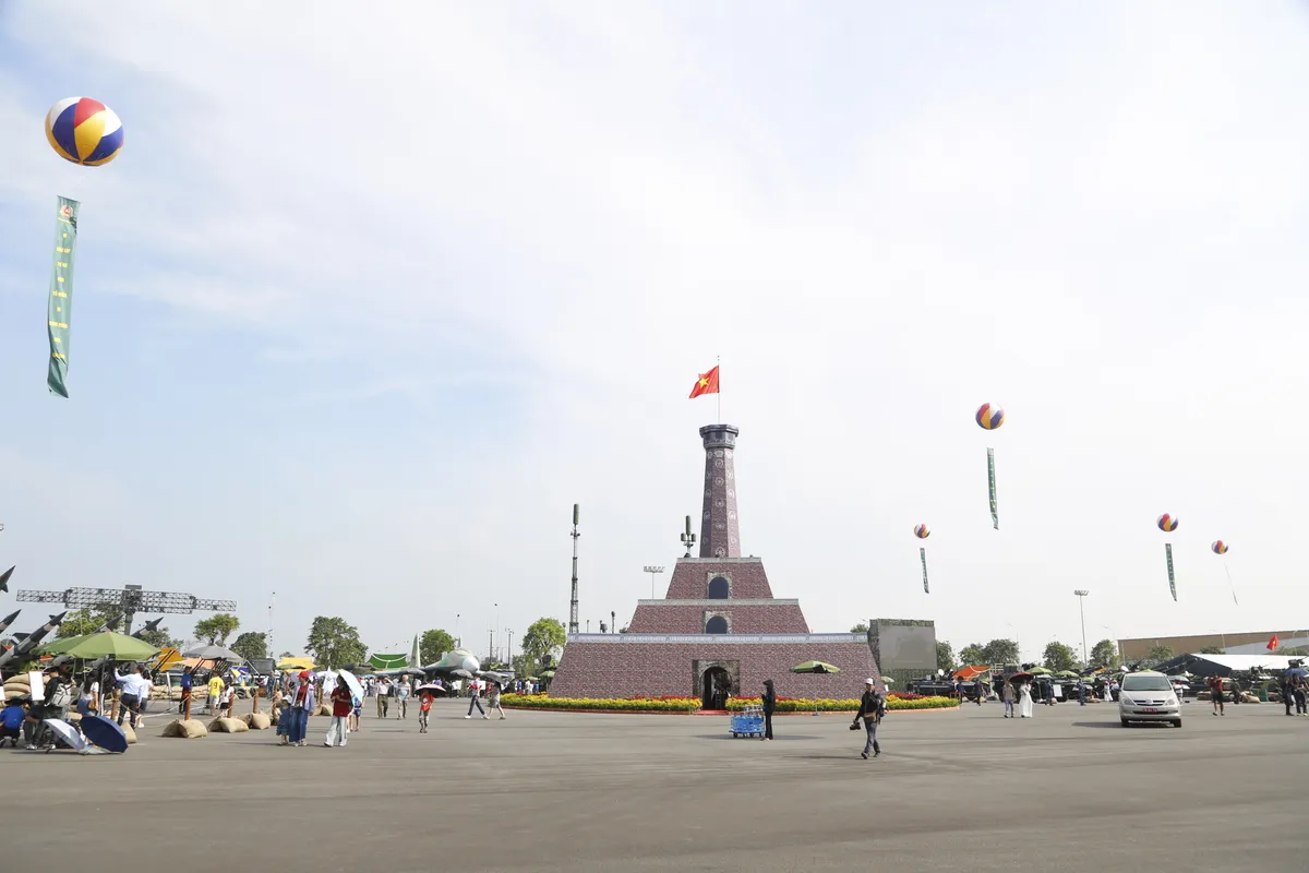 Nhiều thành tựu quốc phòng an ninh được trưng bày tại Triển lãm 80 năm Thành tựu Đất nước - Ảnh 13.