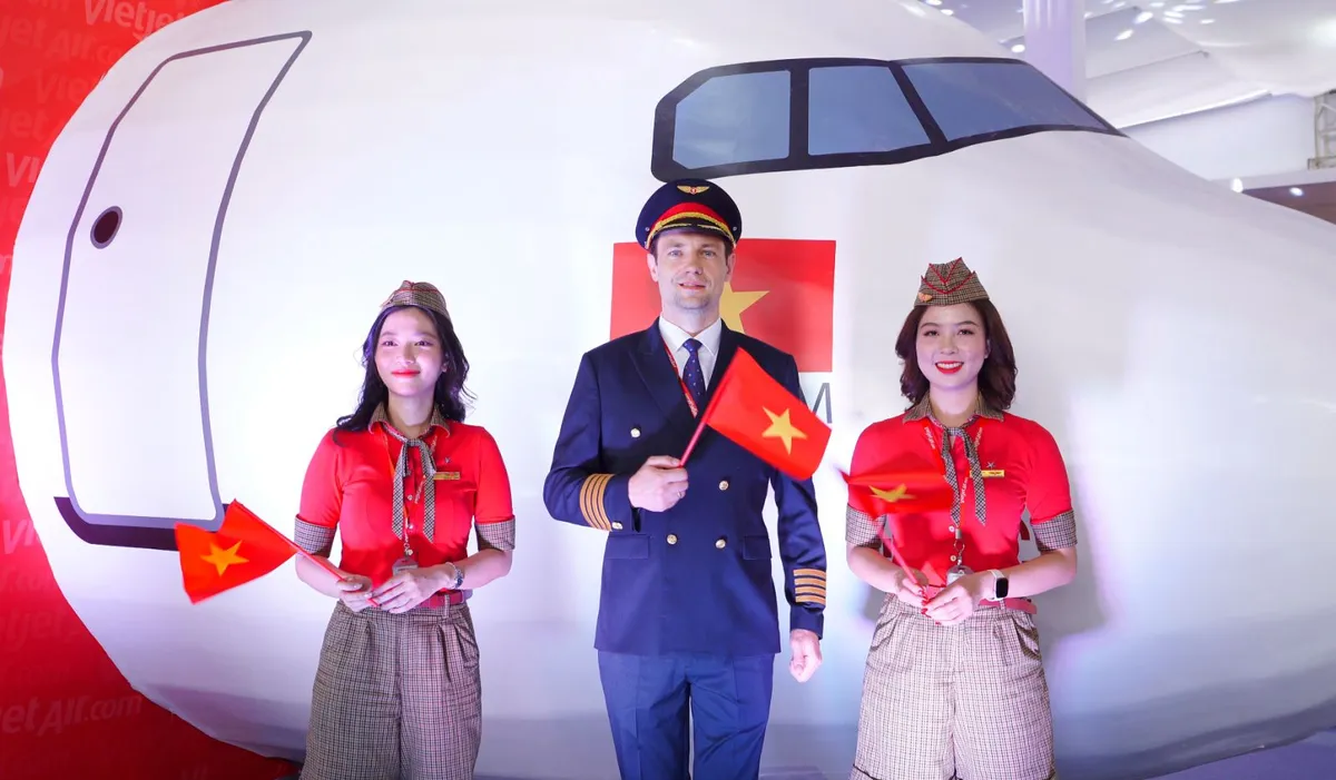 Vietjet với không gian trải nghiệm đặc biệt ấn tượng tại Triển lãm 80 năm Hành trình Độc lập - Tự do - Hạnh phúc- Ảnh 2. Vietjet với không gian trải nghiệm đặc biệt ấn tượng tại Triển lãm 80 năm Hành trình Độc lập - Tự do - Hạnh phúc- Ảnh 2.