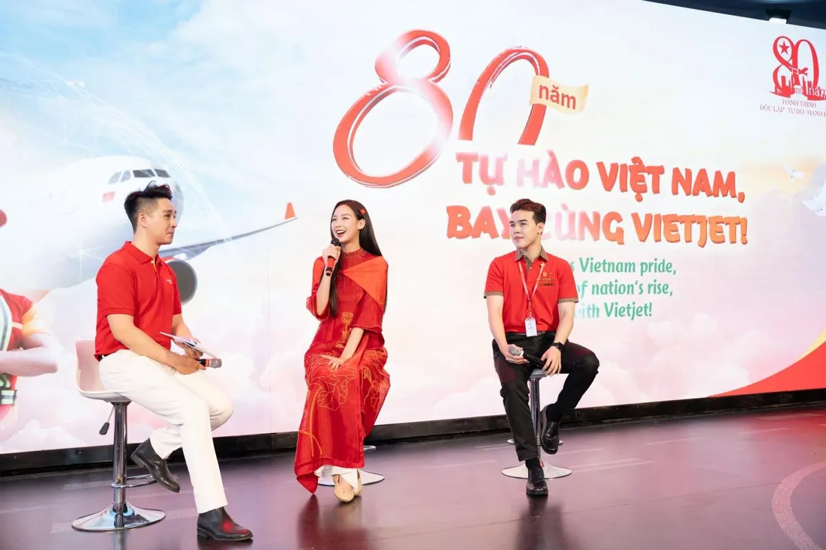 Vietjet với không gian trải nghiệm đặc biệt ấn tượng tại Triển lãm 80 năm Hành trình Độc lập - Tự do - Hạnh phúc- Ảnh 8. Vietjet với không gian trải nghiệm đặc biệt ấn tượng tại Triển lãm 80 năm Hành trình Độc lập - Tự do - Hạnh phúc- Ảnh 8.