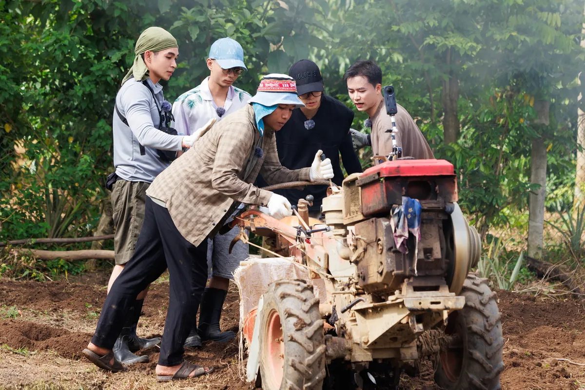 Gia đình Haha - Tập 12: Khám phá "kho báu" văn hóa đặc sắc nơi đại ngàn  - Ảnh 3.