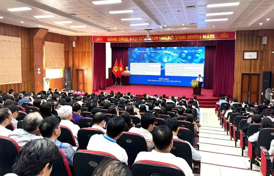 Hà Nội xây dựng lộ trình dạy học 2 buổi/ngày cho học sinh THPT - Ảnh 1.