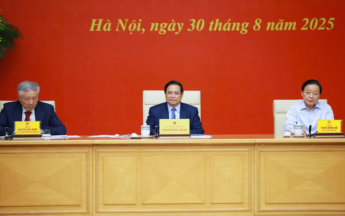 Thủ tướng Phạm Minh Chính chủ trì cuộc họp của Thường trực Chính phủ để tiếp tục thúc đẩy triển khai dự án đường sắt tốc độ cao trên trục Bắc - Nam và tuyến đường sắt Lào Cai - Hà Nội - Hải Phòng.   Thủ tướng Phạm Minh Chính chủ trì cuộc họp của Thường trực Chính phủ để tiếp tục thúc đẩy triển khai dự án đường sắt tốc độ cao trên trục Bắc - Nam và tuyến đường sắt Lào Cai - Hà Nội - Hải Phòng.